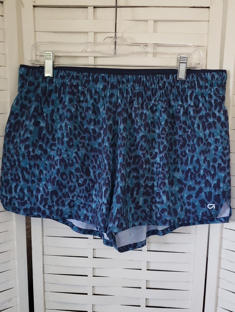 Gap Fit Blue Leopard Print Athletic Shorts Size L
